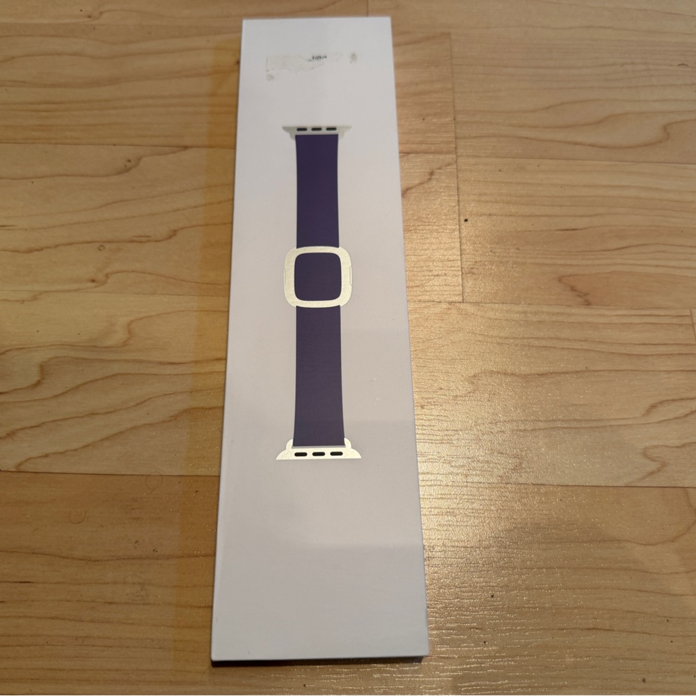 Apple Wisteria Modern Buckle for 41mm Watch small